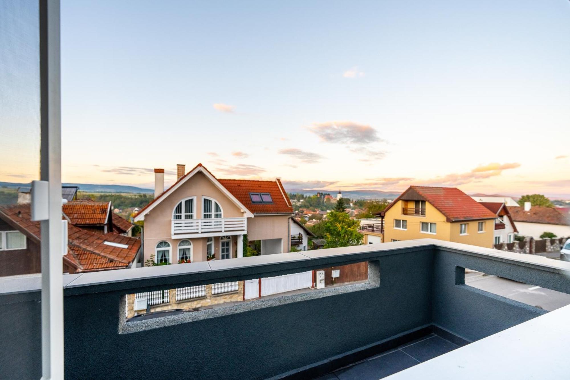 Yvett House Hotel Sfantu Gheorghe  Exterior photo